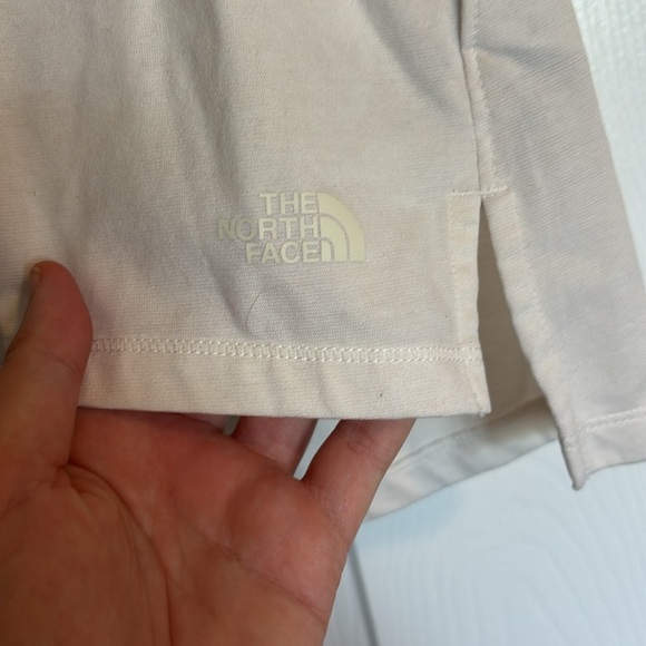 The North Face women’s off white short sleeve athletic shirt size medium - Picture 6 of 9